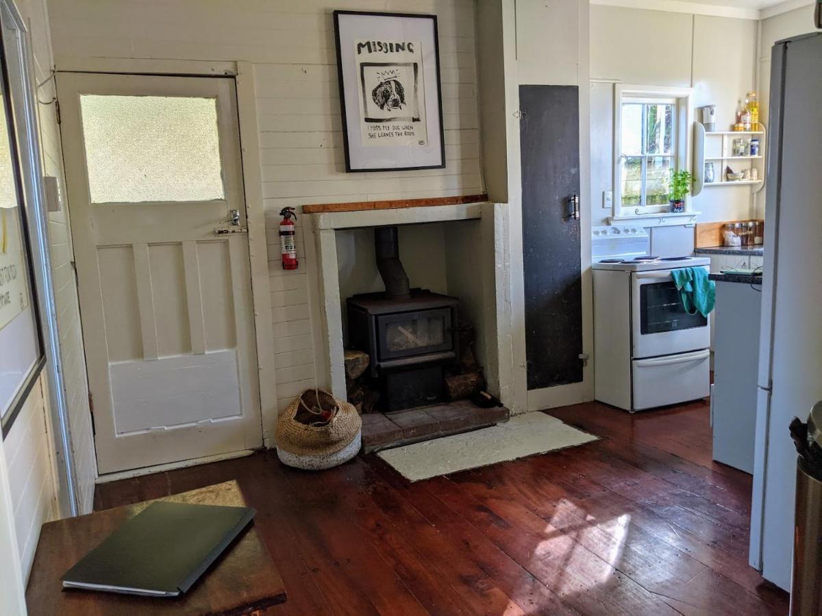 Cox Bay Cottage Raglan Exterior photo